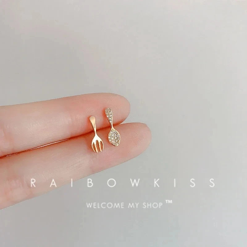 New Minimal Zircon Earrings For Women Crystal Small Thin Cartilage Fashion Geometry Earring Girls Piercing Jewelry Gifts