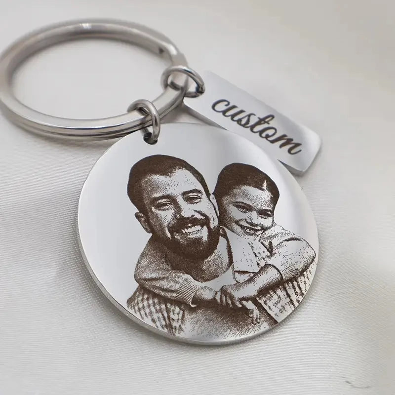 Custom Photo Keychain Engraved Stainless Steel Portrait Key Custom photo KeyRing Round-Shaped Personalized keychain for Family